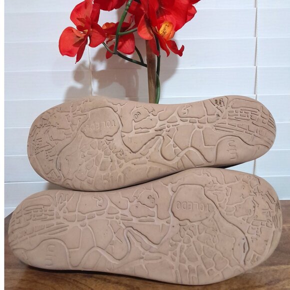 Uin Toledo Slip On Shoes Black White Abstract Art sz 9 - Picture 7 of 9